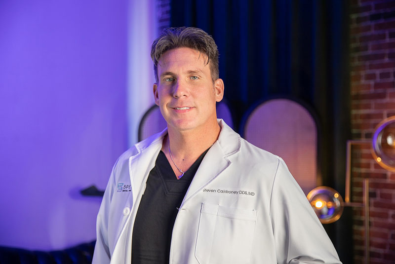 Dr. Steve Caldroney discussing the benefits of technology for full-arch procedures
